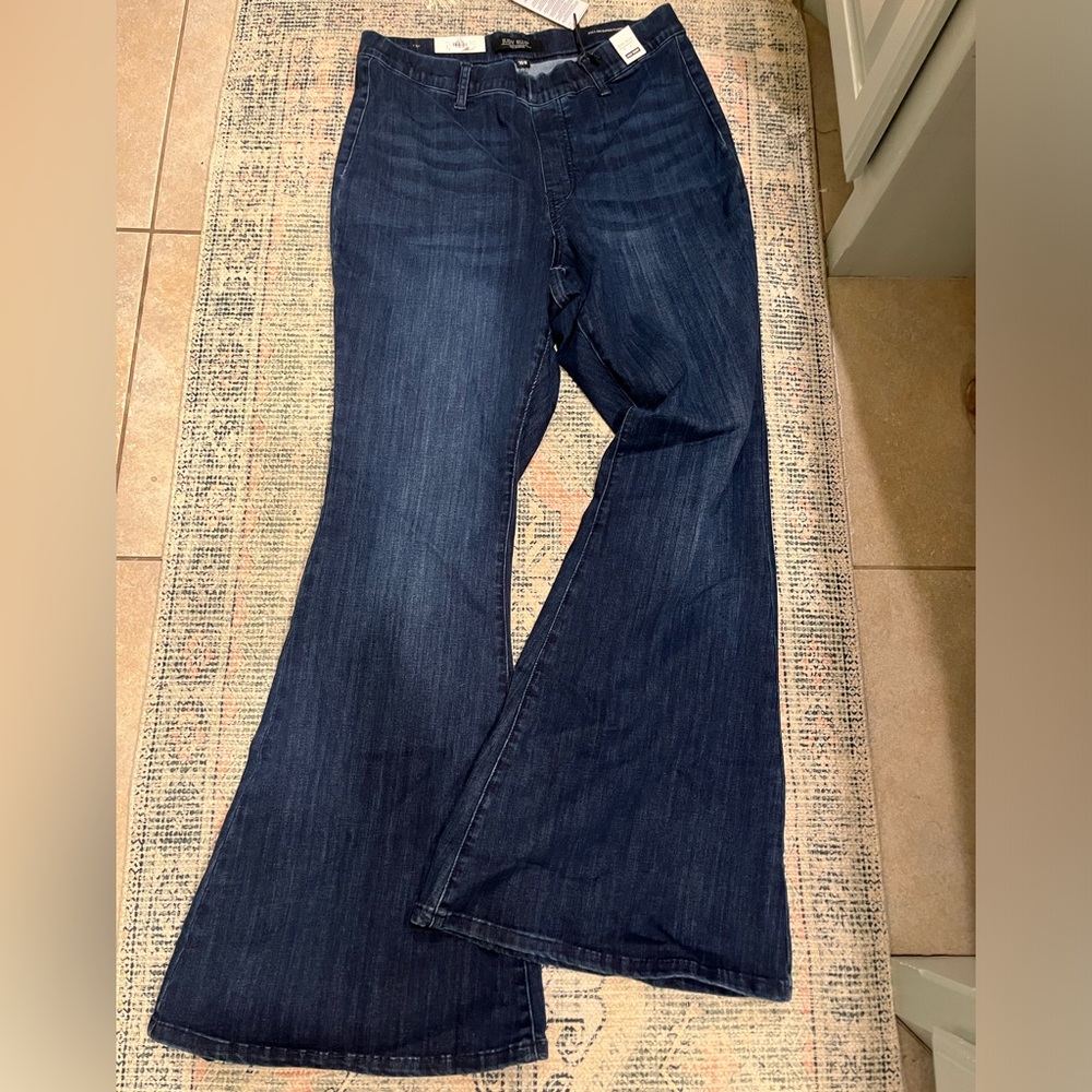 Judy Blue Pull On Super Flare Jean 16W, NWT